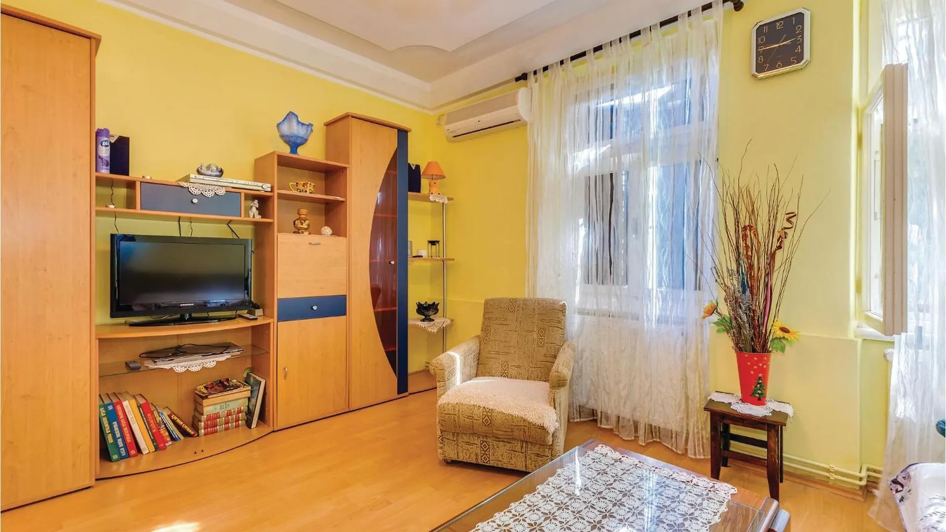 1 Bedroom Beautiful Apartment In باكار